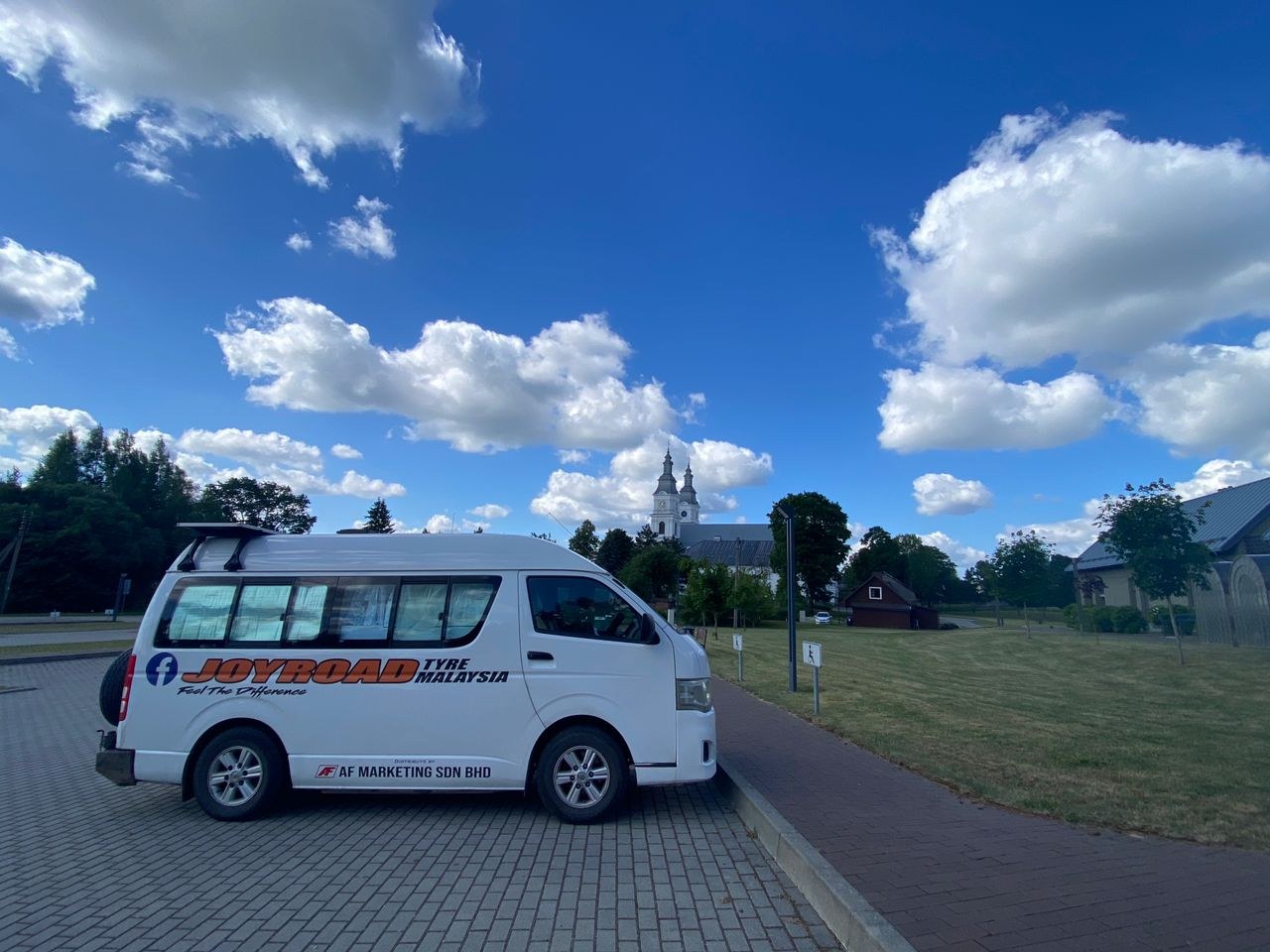 Toyotaki parked near Basilica of the Visitation of the Virgin Mary in Žemaičių Kalvarija